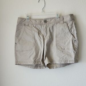 DKNY Women's Beige Cargo Camping Shorts Sz 8 Outdoorsy Hiking Casual Vacation